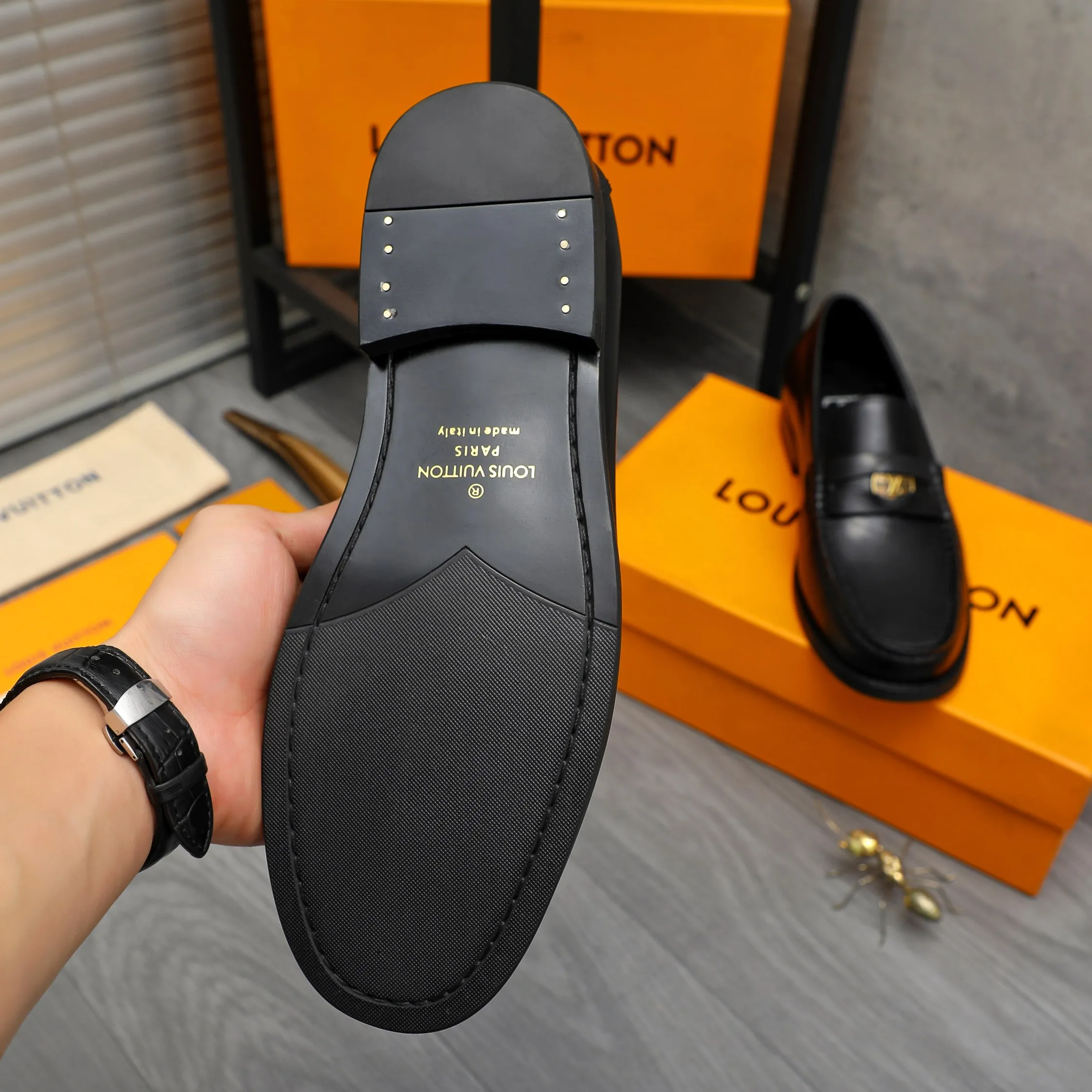 Men's shoes 💰p460 Product trademark: LV (Louis Vuitton) business slip-on leather shoes Regular size: 38-45 (45 is custom-made and non-returnable) Product materials: Selected high-quality cowhide upper, cowhide lining, original rubber outsole